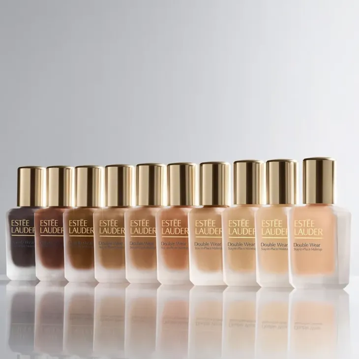 Estée Lauder Double Wear Stay-in-Place Makeup SPF10 trwały podkład kryjący do twarzy 1N1 Ivory Nude 30 ml