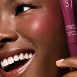 Estée Lauder Futurist Blushmaker Dewy Cheek Tint Liquid Blush rozświetlający róż do policzków w płynie 04 Elevator Smile 10 ml