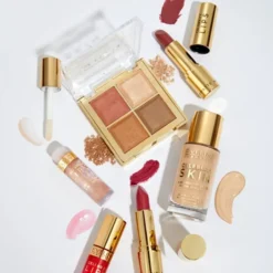 Eveline Cosmetics Celebrity Skin 4in1 Multitasking Glow Booster wielofunkcyjna baza do twarzy 01W Universal Vanilla 30 ml