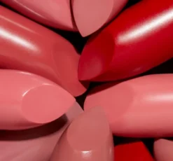 Eveline Cosmetics Celebrity Lips Satin kremowa pomadka o satynowym wykończeniu 478 Muse 4,1 g