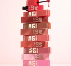 Eveline Cosmetics Vinylove długotrwała pomadka w płynie z winylowym wykończeniem 10 Blushy 4 ml