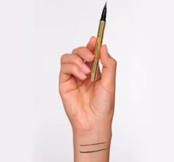 Eveline Cosmetics Wonder Match wodoodporny eyeliner w pisaku Deep Black