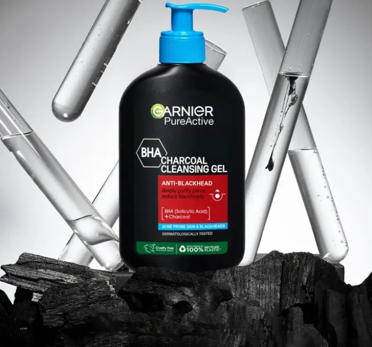 Garnier Pure Active oczyszczający żel z węglem przeciw zaskórnikom 250 ml