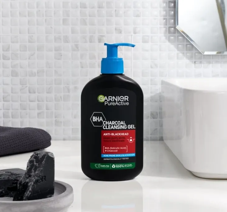 Garnier Pure Active oczyszczający żel z węglem przeciw zaskórnikom 250 ml