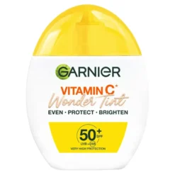 Garnier Vitamin C Wonder Tint All-In-1 Tinted Fluid tonujący krem do twarzy SPF50+ Light Jasny 40 ml