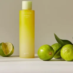 Goodal Green Tangerine Vita C Dark Spot Care Serum rozjaśniający tonik do twarzy 300 ml