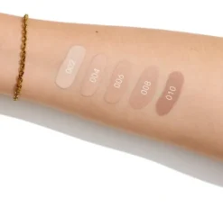 Gosh Dewy rozświetlający podkład do twarzy w kroplach 002 Porcelain 12 ml