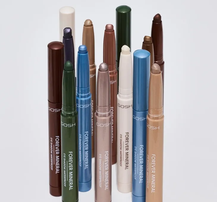 Gosh Forever Mineral wodoodporny cień do powiek w kredce 016 Matt Chocolate 1,4 g