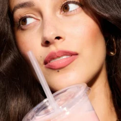 Gosh Juicy Lip Butter odżywczy balsam do ust w sztyfcie 002 Sweet Treat 2,8 g
