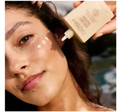 Gosh Oh My Glow rozświetlacz w płynie do twarzy i ciała 002 Dewy Drops 50 ml