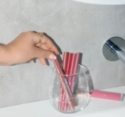 Gosh Velvet Touch wodoodporna konturówka do ust 012 Rasin 1,2 g