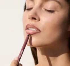 Gosh Velvet Touch wodoodporna konturówka do ust 009 Rose 1,2 g