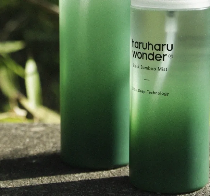 Haruharu Wonder Black Bamboo nawilżająca mgiełka do twarzy 150 ml