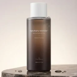 Haruharu Wonder Black Rice Hyaluronic Toner nawilżający tonik do twarzy z fermentem ryżowym 300 ml
