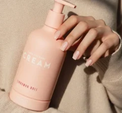 Indigo Skin Lab krem do rąk i ciała Cinnamon Roll 370 ml
