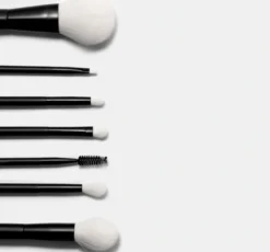 Inglot Brush Tube zestaw pędzli do makijażu w tubie Czarny