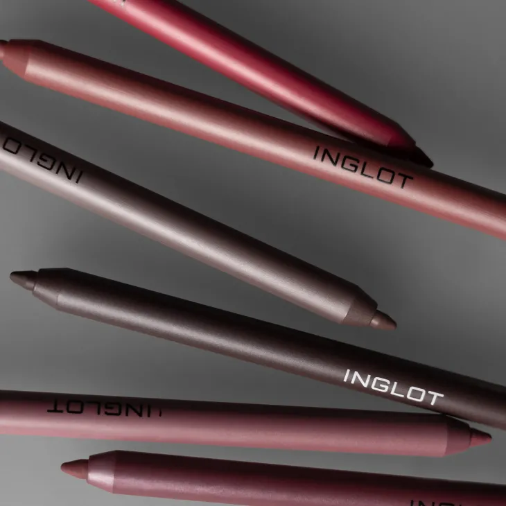 Inglot Creamy Soft konturówka do ust 10 Classic Red 1,32 g