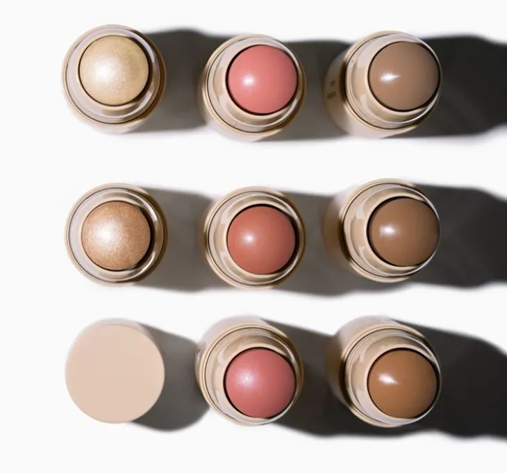 Inglot kremowy róż w sztyfcie 212 Classic Pink 6,2g