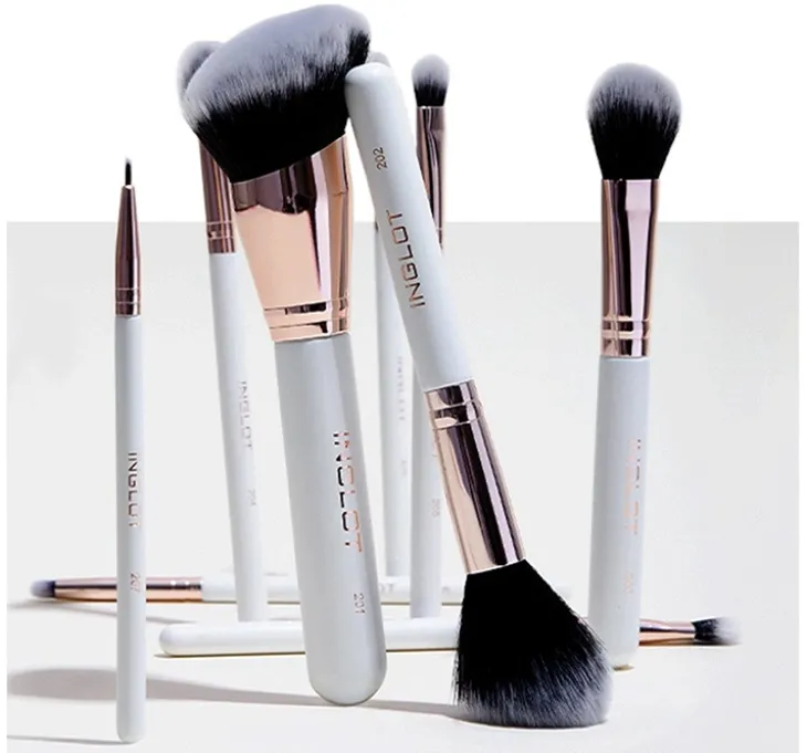 Inglot PlayInn pędzel do makijażu 208