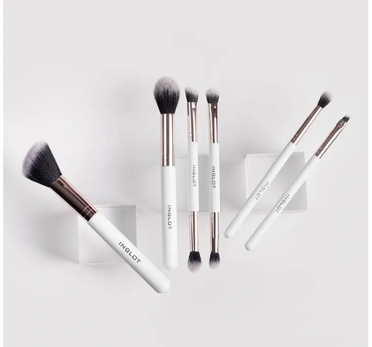 Inglot PlayInn pędzel do makijażu 208