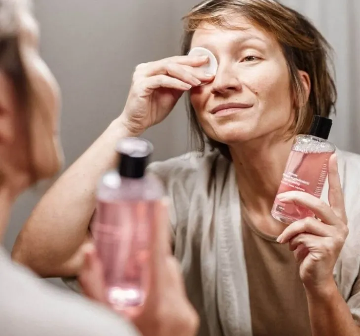 Iossi Piwonia nawilżająco-wygładzający płyn micelarny 200ml