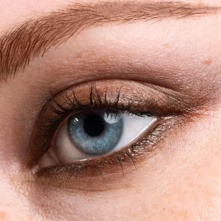 L'Oréal Paris Haute Couleur Kohl kremowa kredka do oczu 120 Brown Leather / Brun Leather 1,2 g