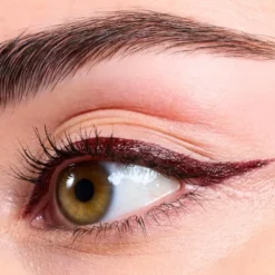 L'Oréal Paris Haute Precision wodoodporny płynny eyeliner w pisaku 050 Burgundy Cashmere / Bordeaux Cashmere 1 ml