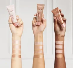 L'Oréal Paris Lumi Glotion rozświetlacz w płynie 901 Fair Glow 40 ml