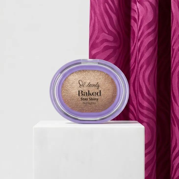 Lovely Baked Stay Shiny wypiekany rozświetlacz do twarzy 3 4 g