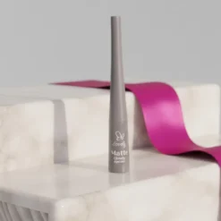 Lovely Matte matowy eyeliner w płynie z precyzyjnym pędzelkiem Cloudy 4 g