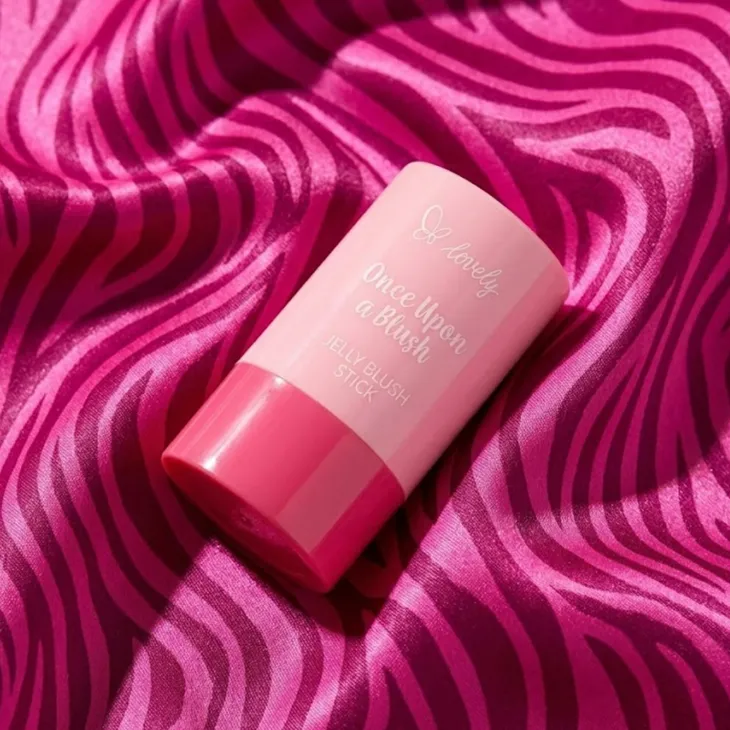 Lovely Once Upon a Blush żelowy róż w sztyfcie 01 Hunny 8 g