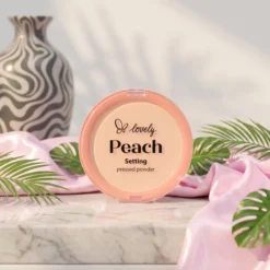 Lovely Peach półtransparentny puder prasowany do twarzy 7,5 g