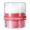 Lovely Rosy Ribbon Blusher sypki róż rozświetlający do twarzy z wbudowanym puszkiem 2 g