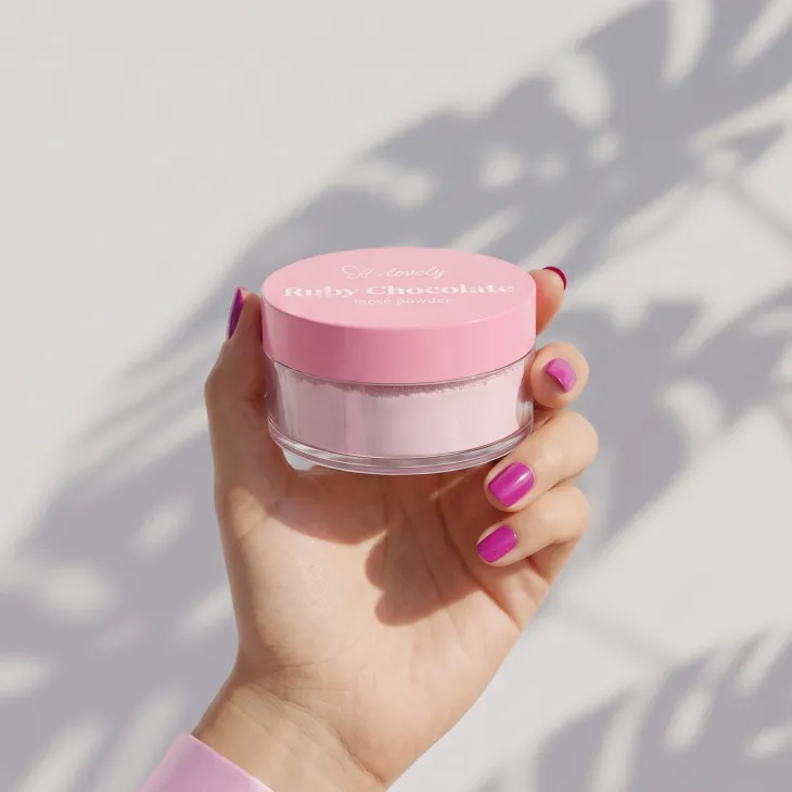 Lovely Ruby Chocolate różowy puder sypki do twarzy 6 g