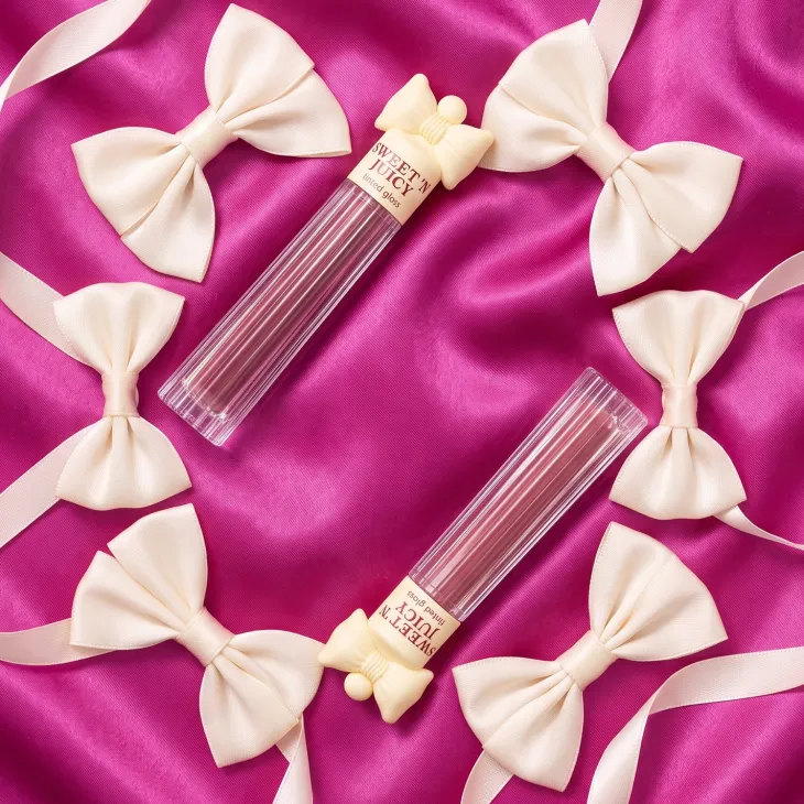 Lovely Sweet'n Juicy Tinted Gloss błyszczyk do ust o właściwościach tintu 02 2,7 g
