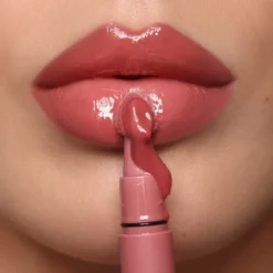 Lovro Non-Transfer Lip Oil zastygający olejek do ust 01 Moderate 1,75 g