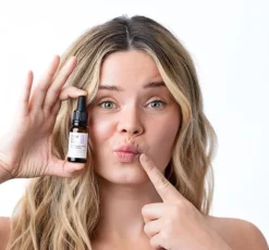 Make Me Bio Bloomi Queen B multifunkcyjne serum z 1% bakuchiolu 15ml