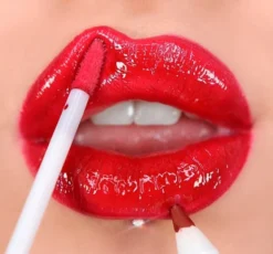 Makeup Revolution Fantasy Fire zestaw kosmetyków do ust