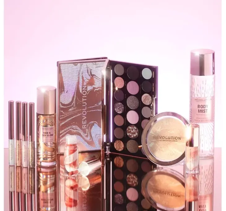 Makeup Revolution Festive Allure błyszczący eyeliner do powiek Holo White 2,4ml