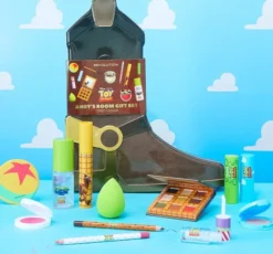 Makeup Revolution x Toy Story zestaw prezentowy z kosmetykami do makijażu