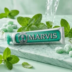 Marvis Classic Strong Mint klasyczna pasta do zębów miętowa 85 ml