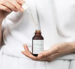 Mary&May Niacinamide Chaenomeles Sinensis Serum rozjaśniające serum do twarzy z niacynamidem 30 ml