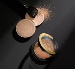 Max Factor Facefinity rozświetlacz w kompakcie 001 Nude Beam 8 g