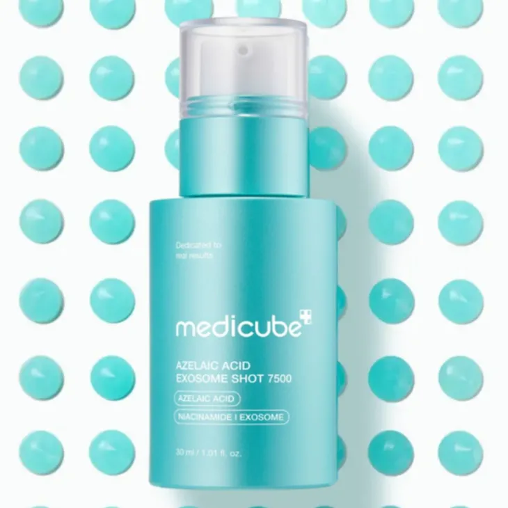 Medicube Azelaic Acid Exosome Shot 7500 serum stymulujące z mikroigłami i kwasem azelainowym 30 ml