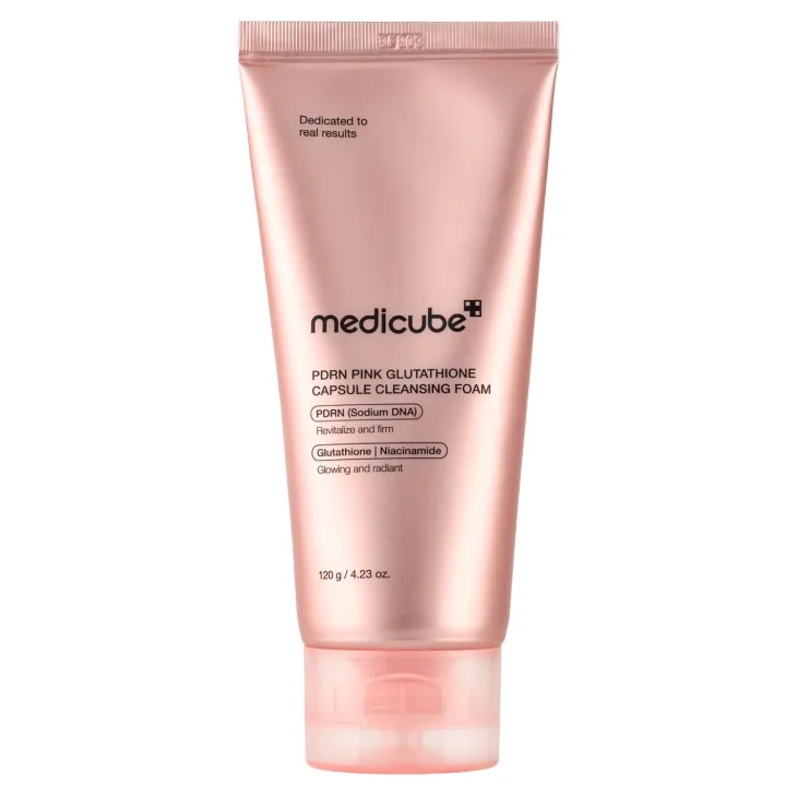 Medicube PDRN Pink Glutathione Capsule Cleansing Foam oczyszczająca pianka do twarzy 120 g