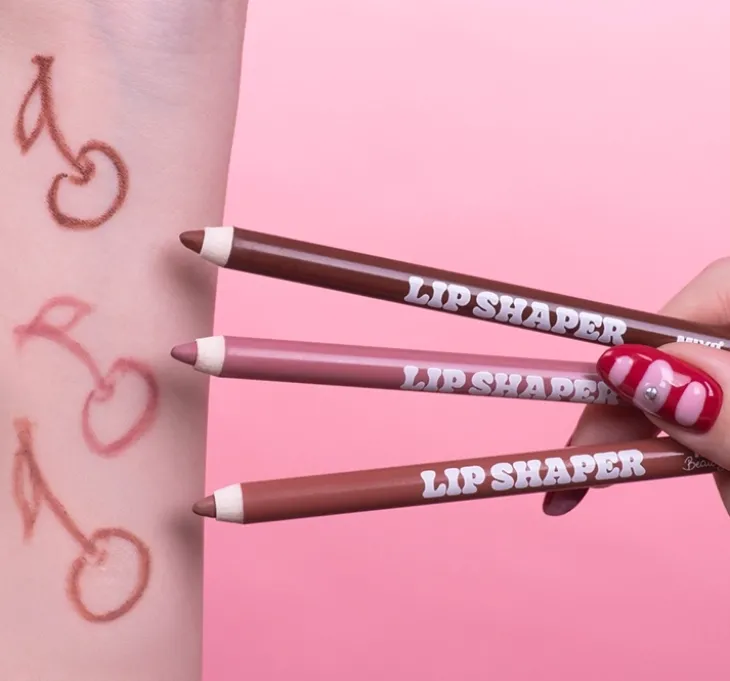MIYO x Beauty v Tricks Lip Shaper kredka do ust 03 She's Nude 1,4g