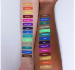 Moira Exotic paleta cieni do powiek Wild in Colors 18,4g
