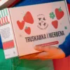 Mydlarnia Cztery Szpaki zestaw prezentowy kosmetyków naturalnych Truskawka i Werbena mydło w płynie 300 ml + olejek do masażu 100 ml