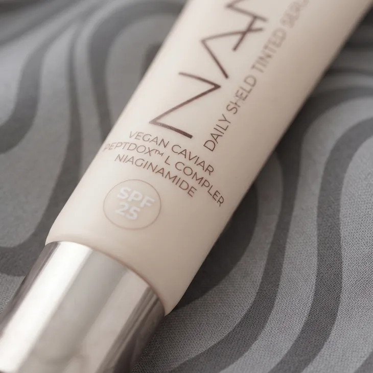 NAM Daily Shield Tinted serum koloryzujące do twarzy SPF25 01 25 g