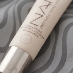 NAM Daily Shield Tinted serum koloryzujące do twarzy SPF25 03 25 g